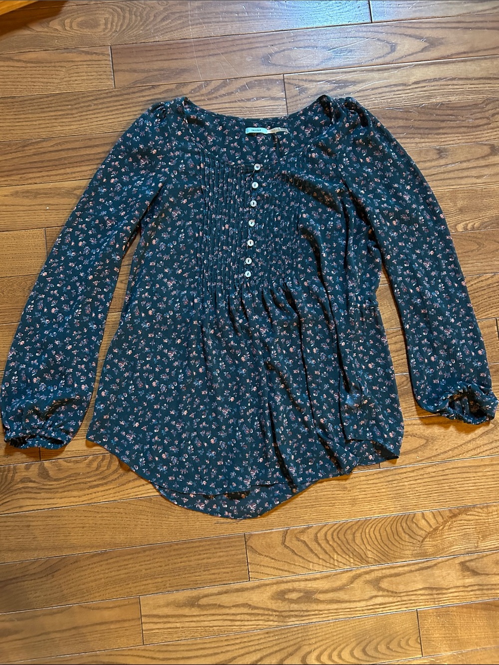 Adorable flowy top